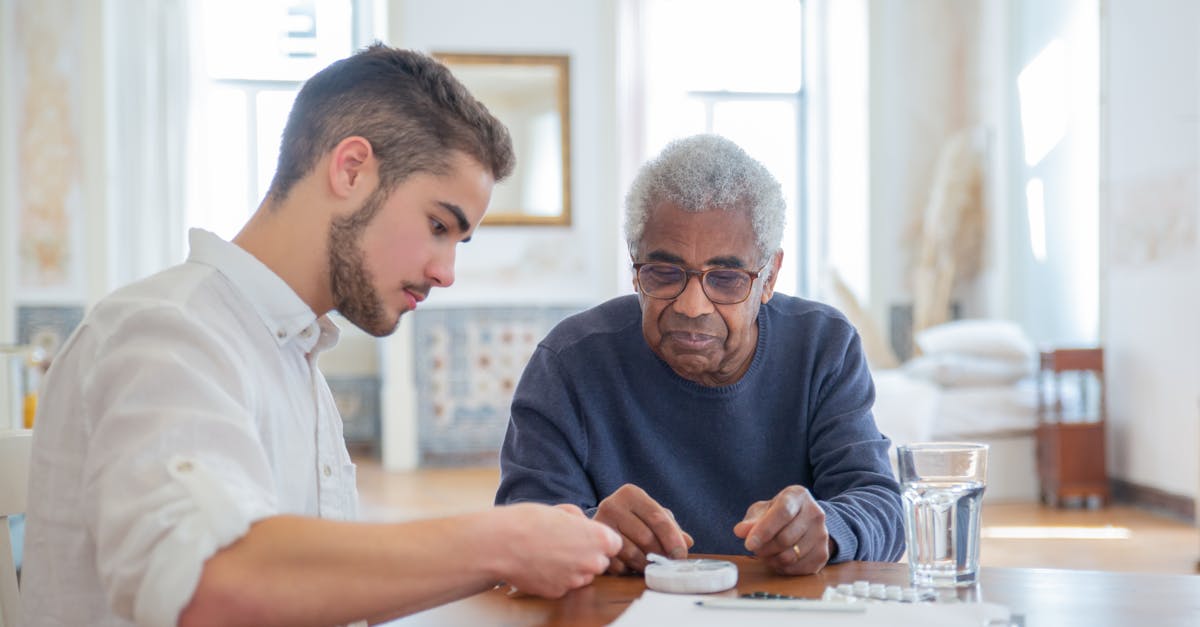 Dementia often begins with subtle changes that are easy to miss. Recognizing early signs helps protect safety, independence, and well-being.